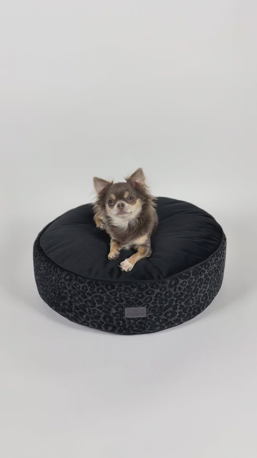 Pufa dla psa Lori - Midnight Leopard